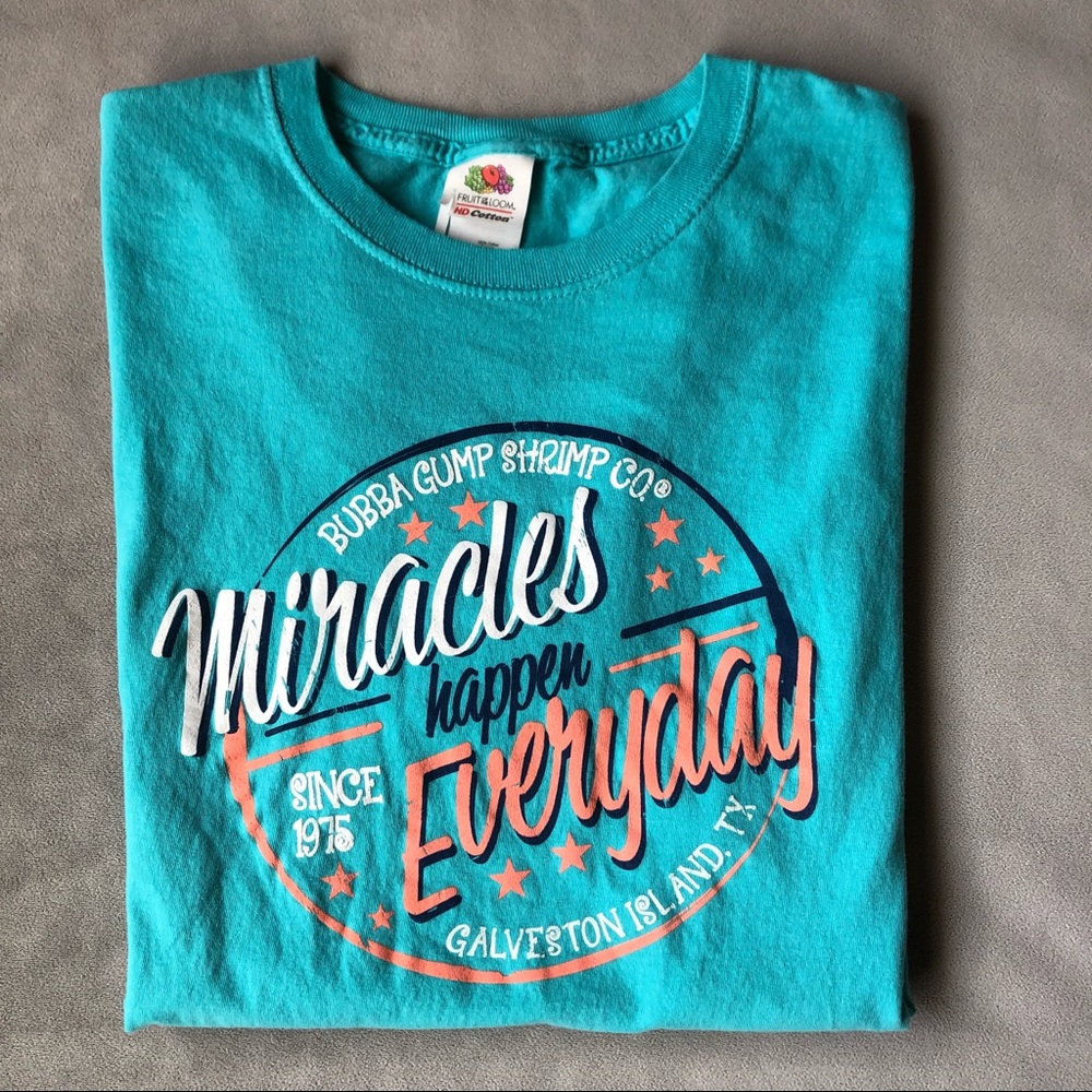 Bubba Gump ~ Youth Size Medium Tee ~ “Miracles Happen Everyday”